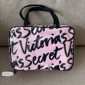 NWT Victoria Secrets Cosmetic Zip Travel Signature Logo Makeup Beauty Bag